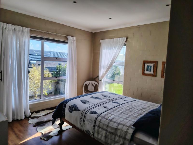 4 Bedroom Property for Sale in Pringle Bay Western Cape